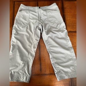 Mountain Hardware Capri Pants Women size 10